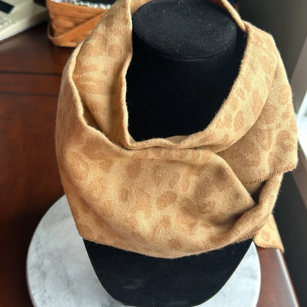 Animal print Merona scarf nwot caramel color soft head wear scarf wrap style